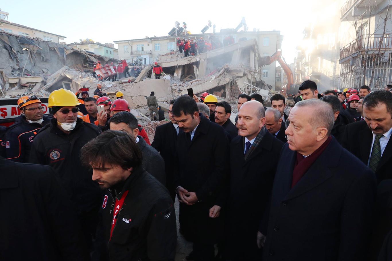 Cumhurbaşkanı Erdoğan, Elâzığ'daki depremin ardından hayırseverlere teşekkür etti